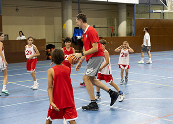 Gasol Foundation ofrece una beca para la Pau Gasol Academy de 2025